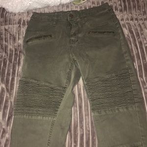super cute olive green jeans